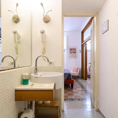 San Lorenzo Flat 2 ローマ