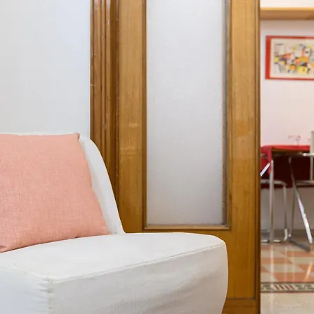 San Lorenzo Flat 2 ローマ