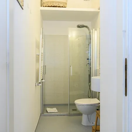 San Lorenzo Flat 2 * ローマ