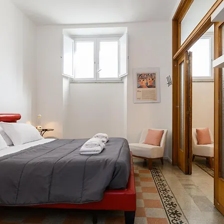 San Lorenzo Flat 2 شقة